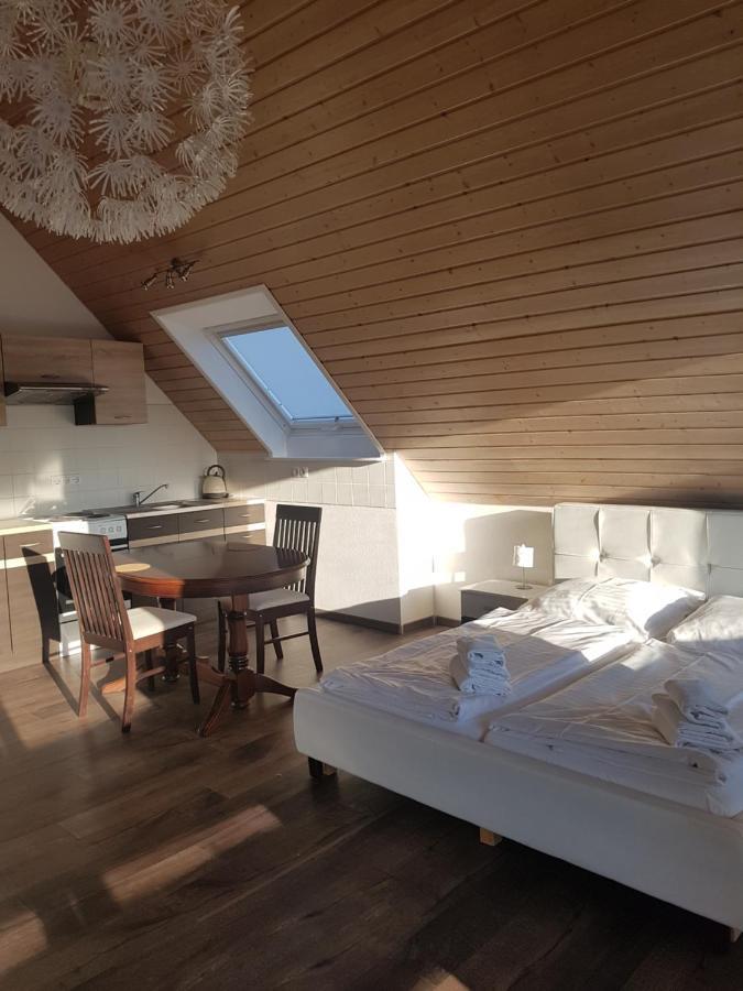 פריזנהיים Eisberg Gaestehaus & De Luxe Appartements מראה חיצוני תמונה